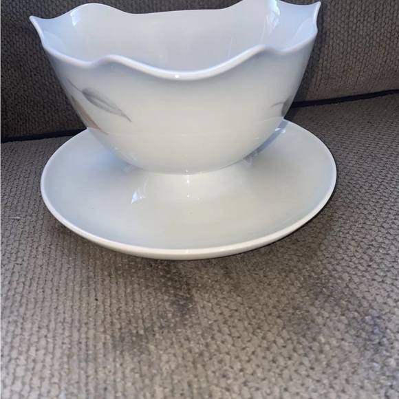 Bing & Grondahl Falling Leaves Gravy Boat with Plate - Picture 4 of 6